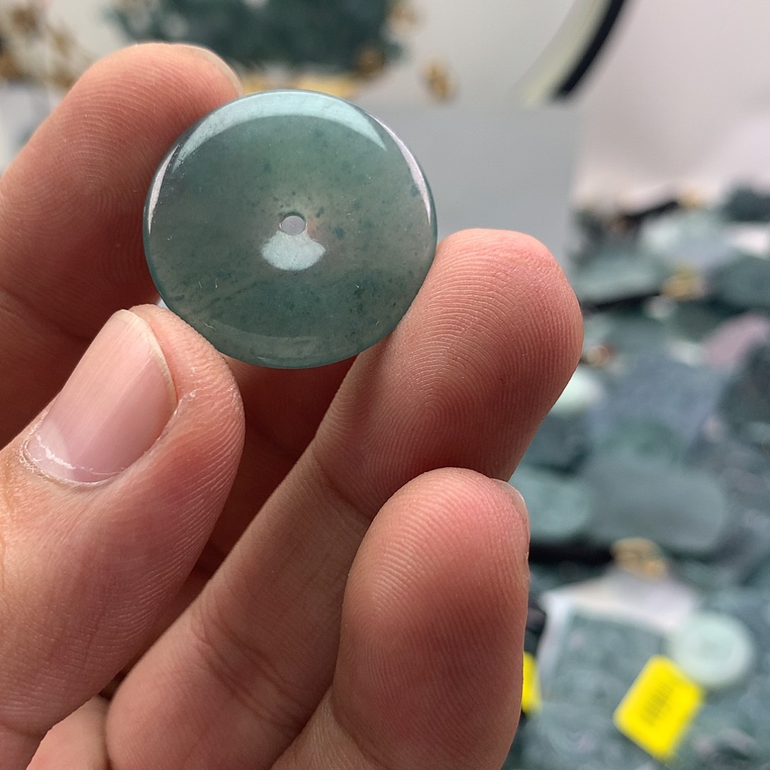 翡翠未镶嵌颈饰扣子