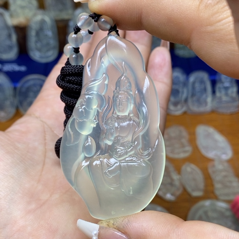 【闪购商品】蛇纹石玉颈饰未镶嵌天**常