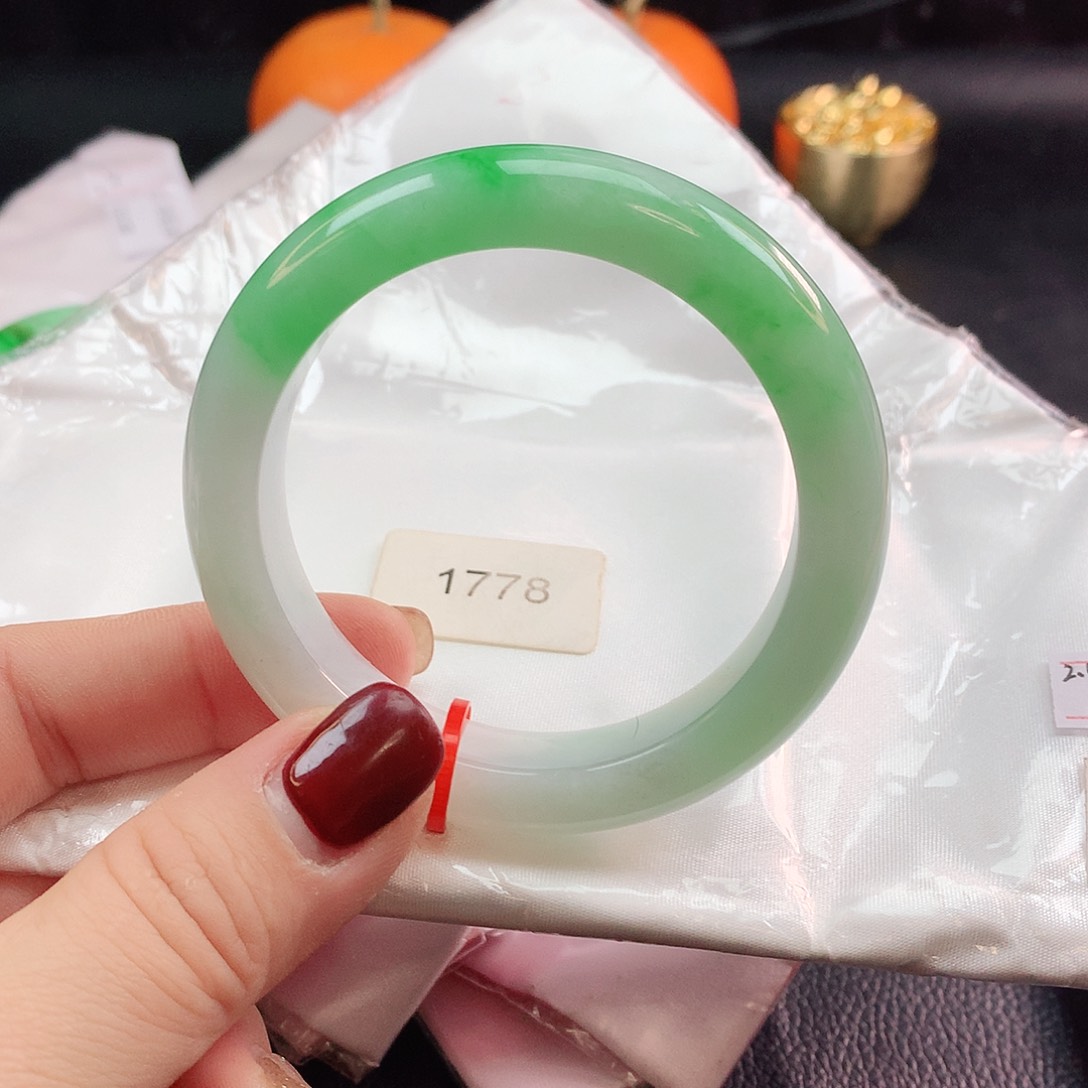 翡翠手镯未镶嵌正圈881778