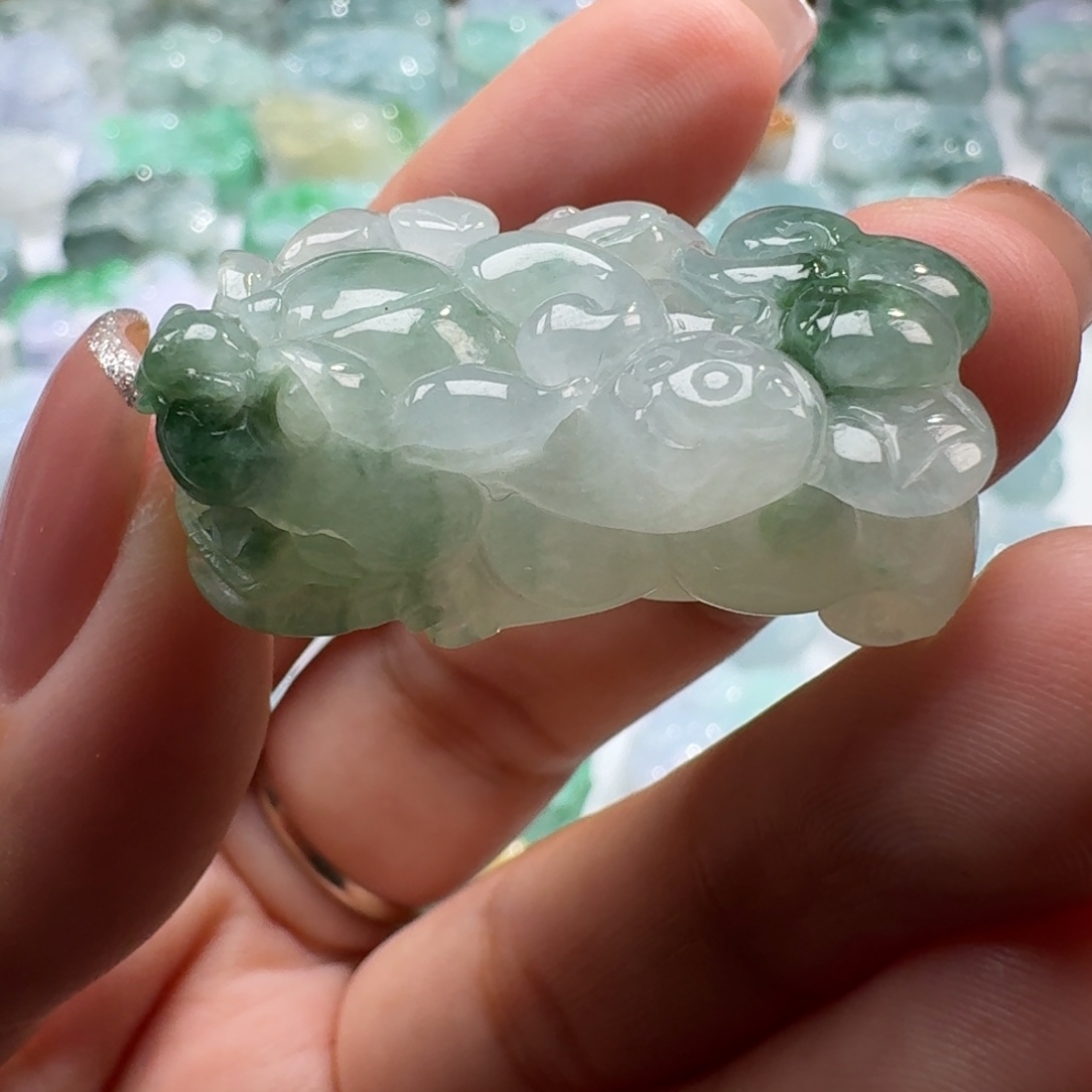 翡翠未镶嵌挂件貔貅