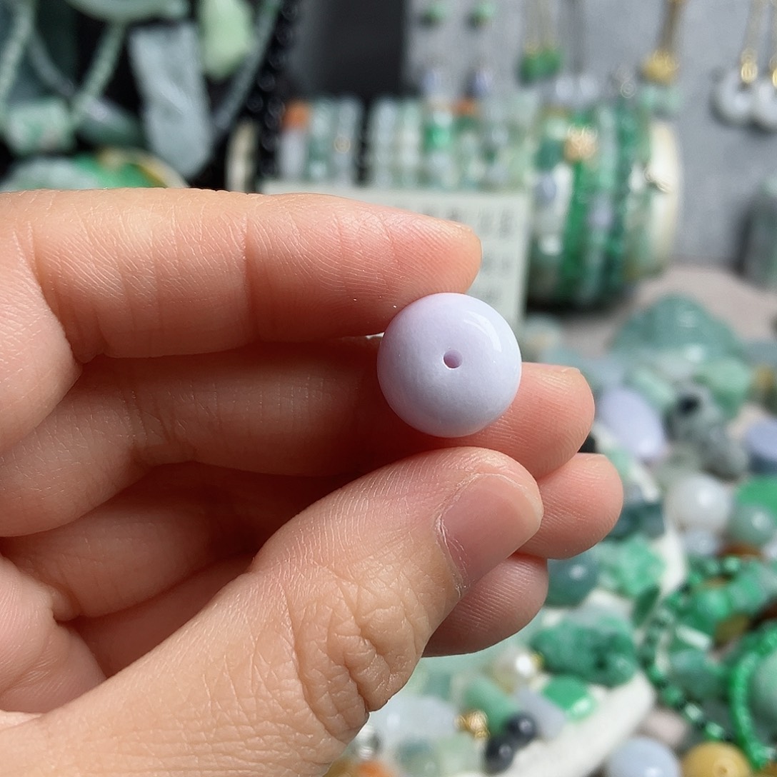 翡翠颈饰未镶嵌大鼓珠