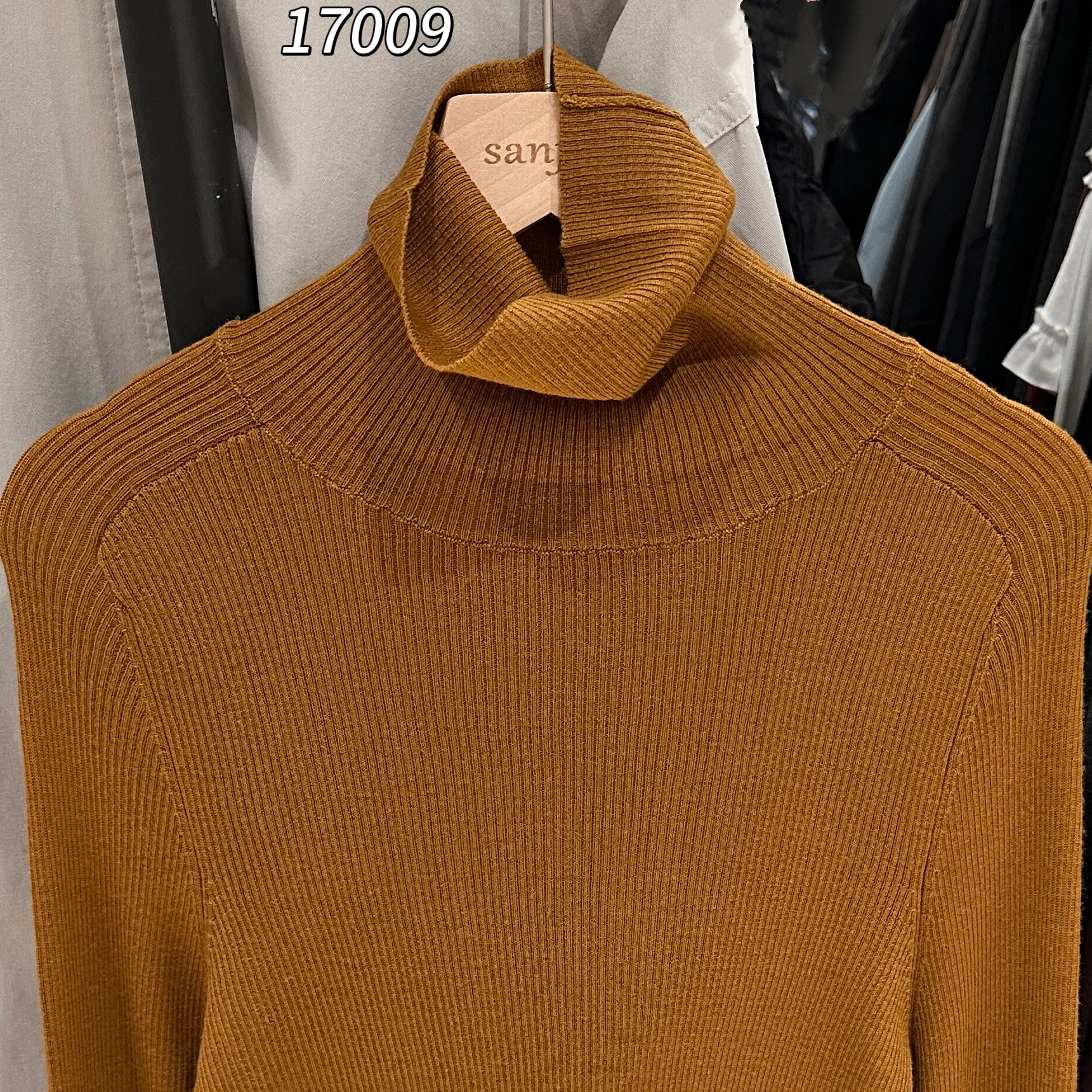 17009 CHUXUN（部分无水洗唛，介意慎拍)净版高领长袖针织衫