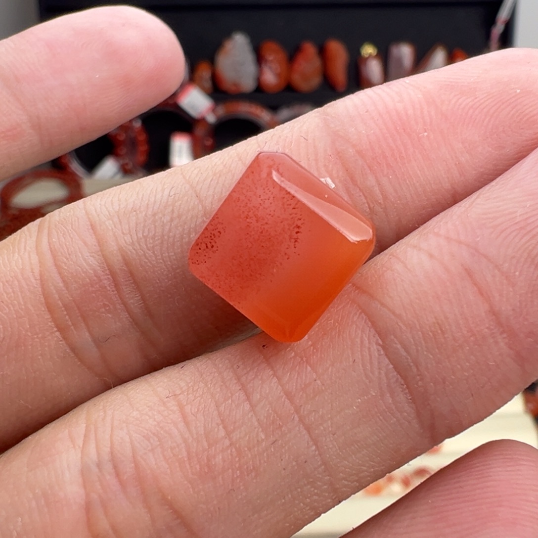 南红玛瑙未镶嵌颈饰方糖