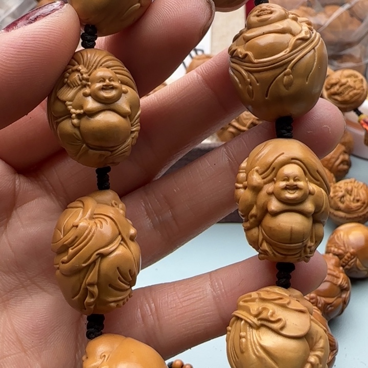 橄榄核手串雕刻工艺