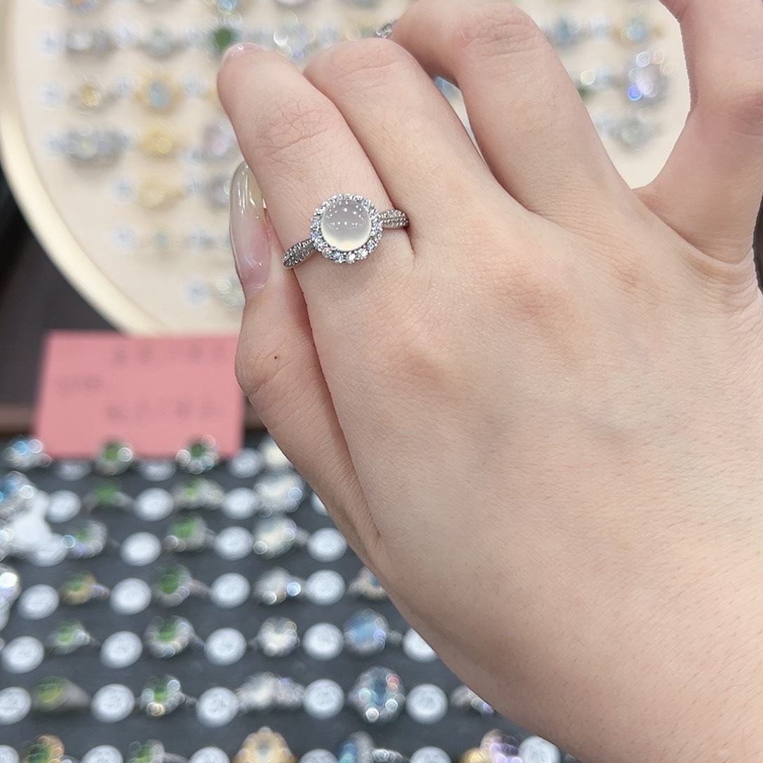 蛇纹石玉戒指银S925镶嵌小****呱