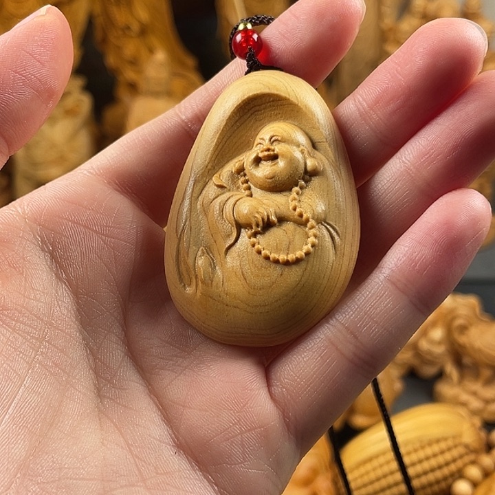 崖柏崖柏木雕刻弥勒吊坠手把件