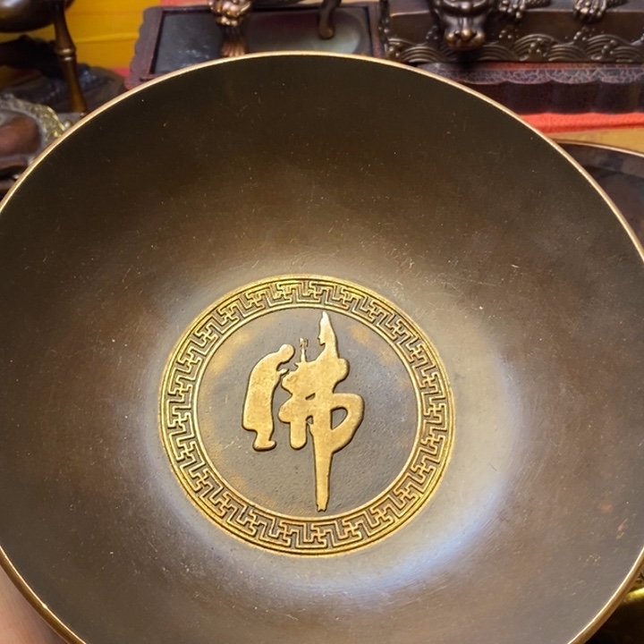 铜器摆件做工精良