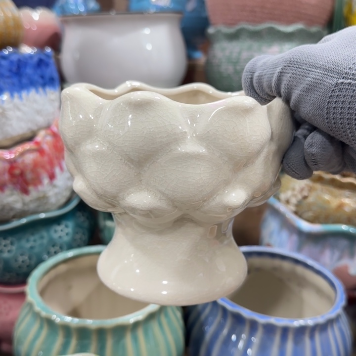 凑9块包邮，有孔，陶瓷花盆