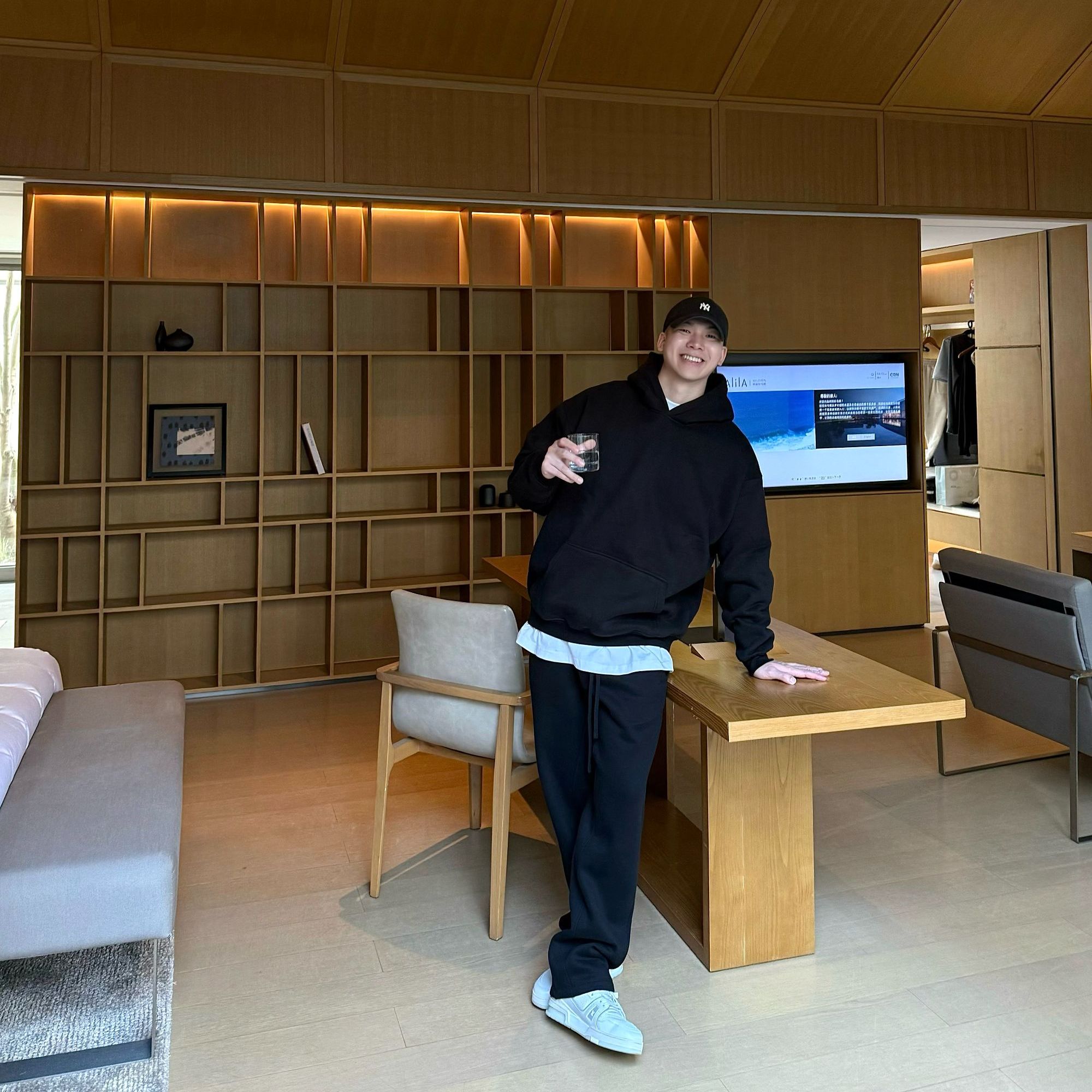 AHWOW2025冬季连帽卫衣保暖潮牌纯色cleanfit休闲宽松帽衫男纯色