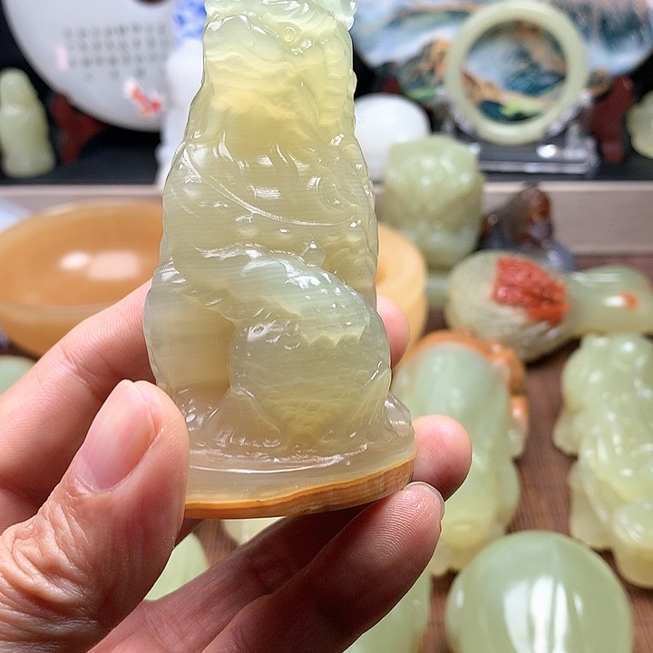 石英质玉颈饰未镶嵌T****n