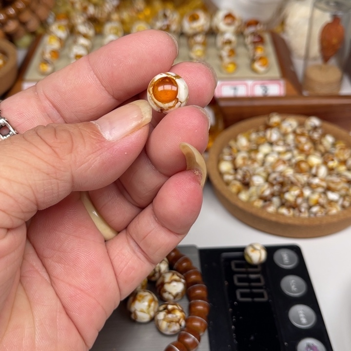 琥珀裸石未镶嵌你***兴69号