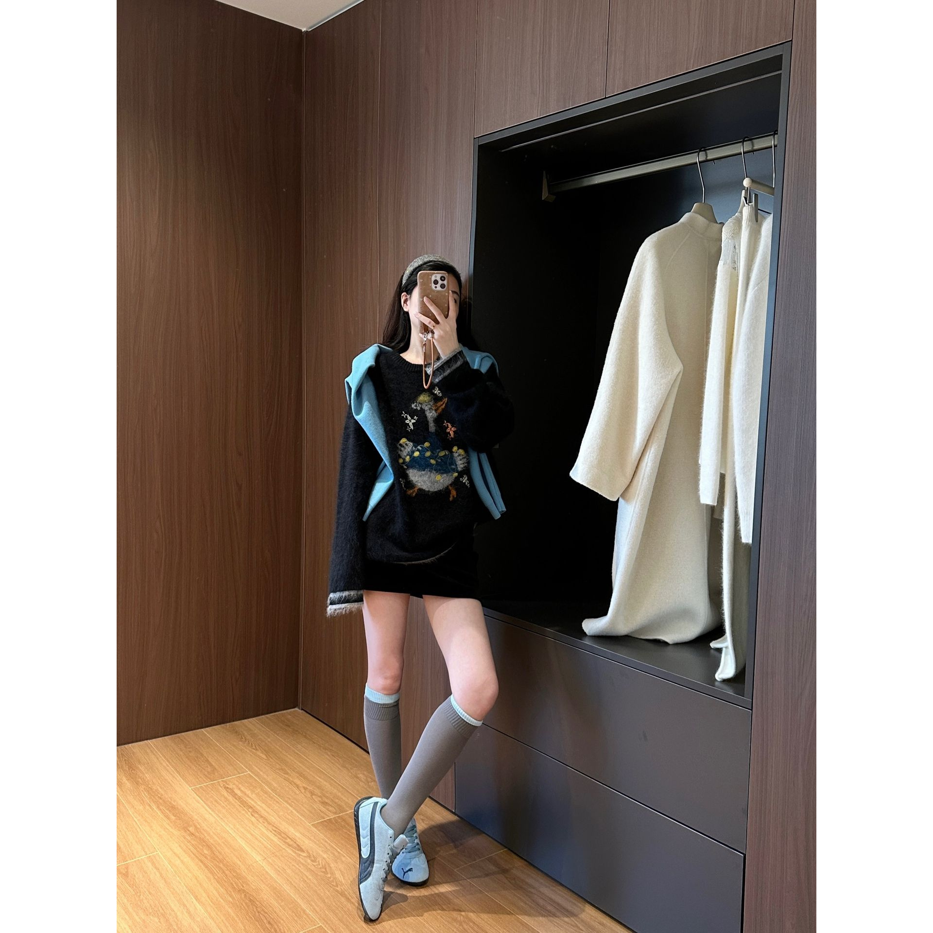 秋季新款时尚洋气百搭女装韩版圆领长袖卡通图案针织衫休闲短裙