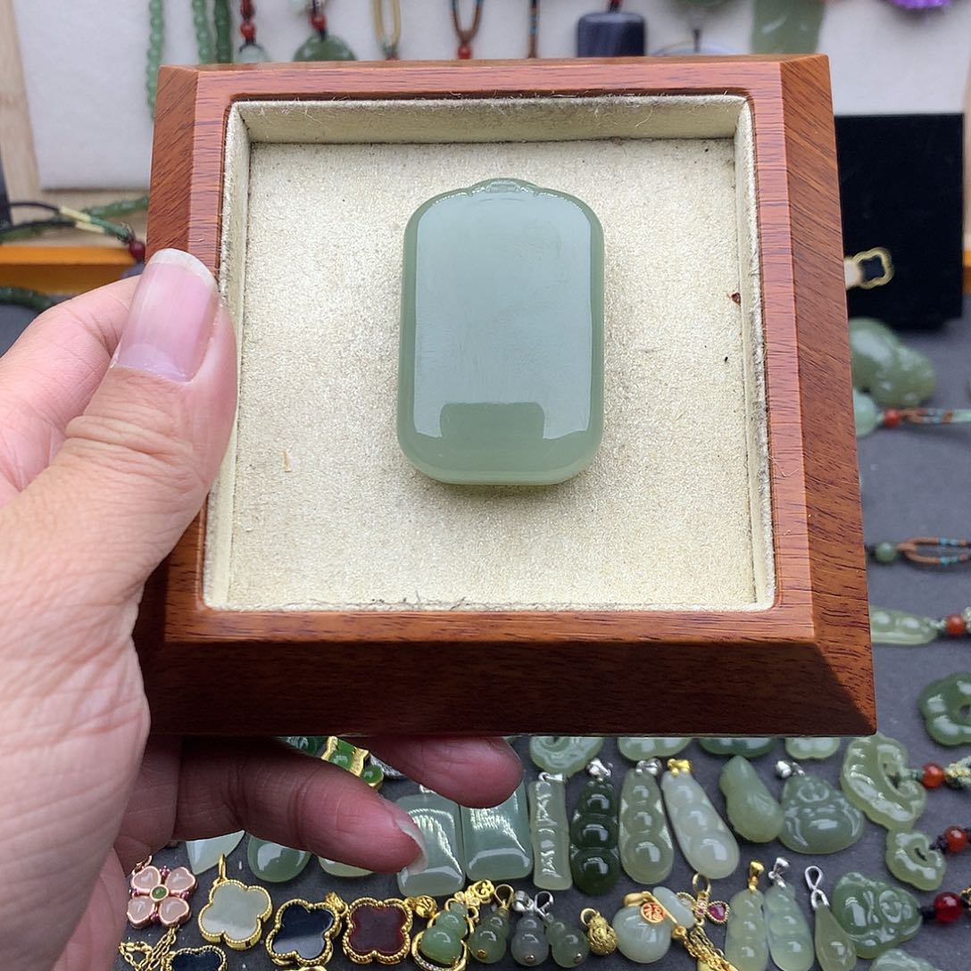 和田玉吊坠(不含链)未镶嵌