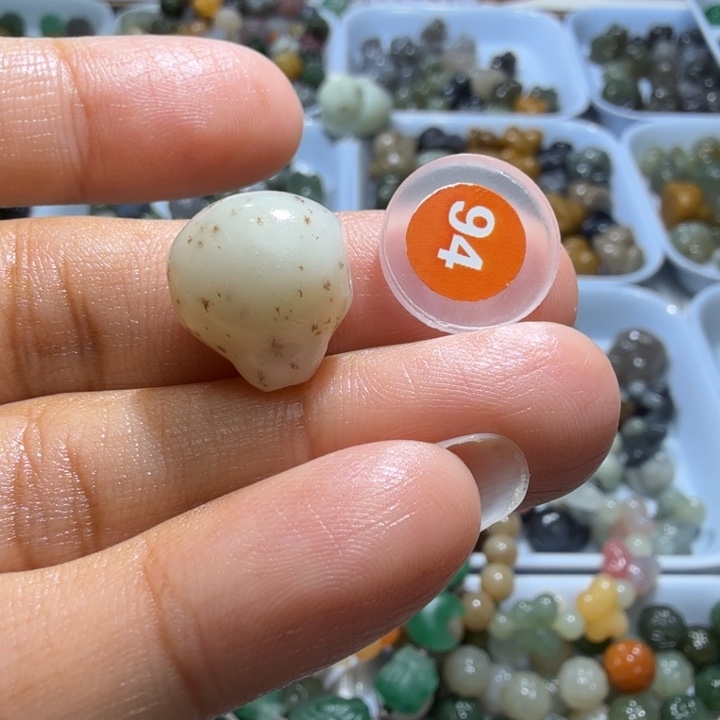 未镶嵌和田玉珠宝半成品