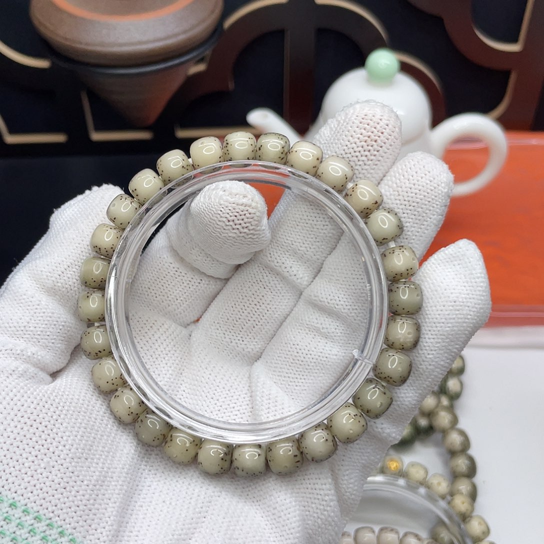 星月菩提吊坠19。8/7灰冰通体留白牛毛星毕业