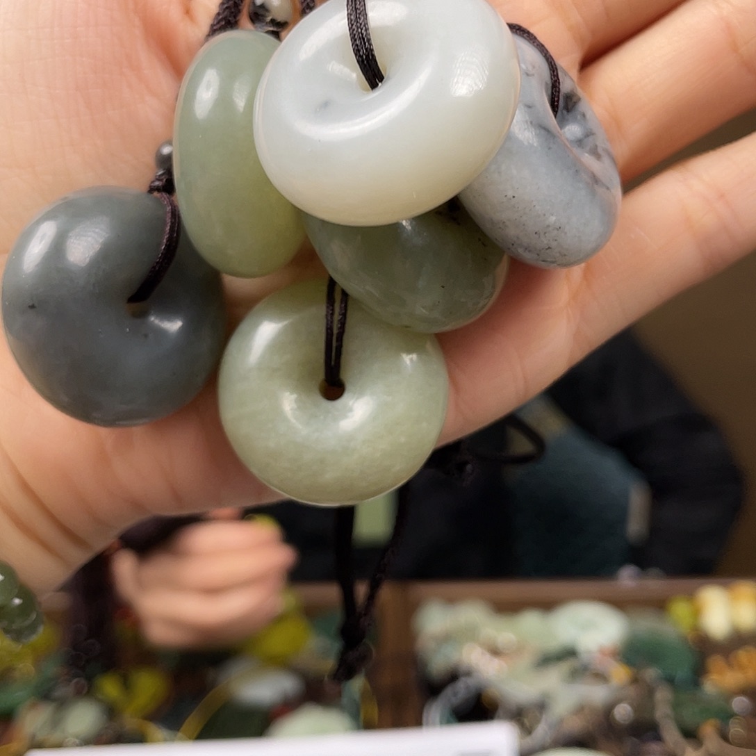 和田玉（糖玉）未镶嵌颈饰