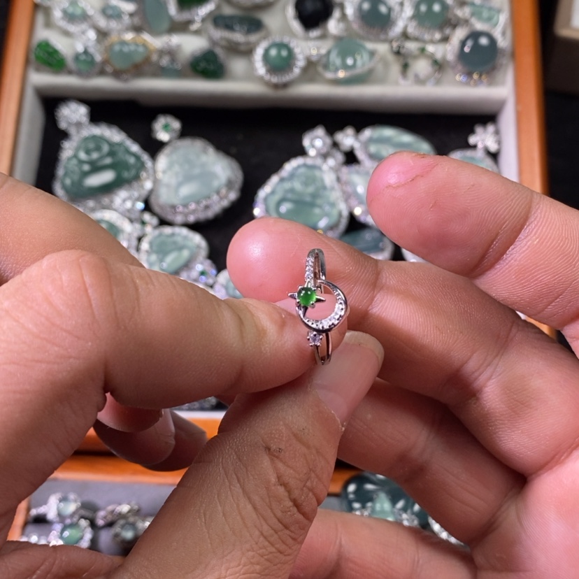 【闪购商品】翡翠颈饰未镶嵌天然