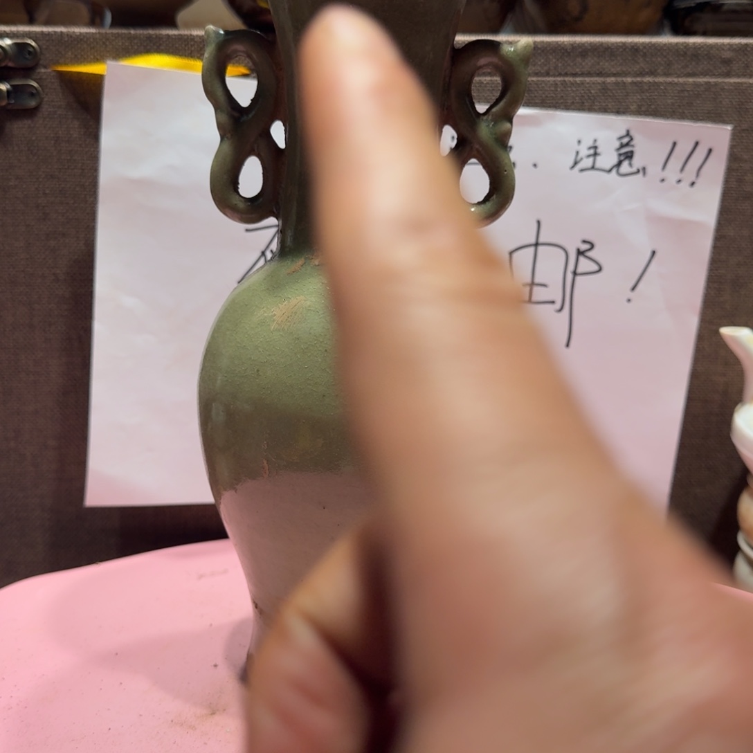 陶其他漂亮的小瓷瓶子