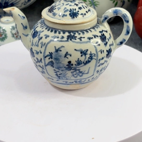 小****侠亲花缠枝花卉执壶