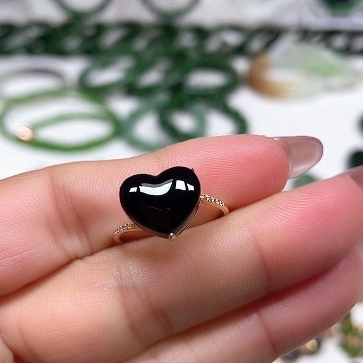 和田玉戒指18K金镶嵌