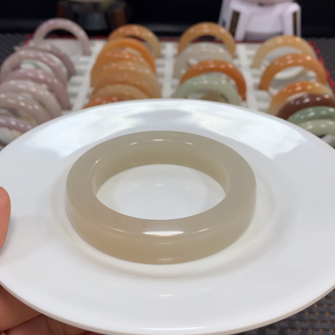 石英质玉（佘太翠）未镶嵌手镯54.5藕色方镯18号