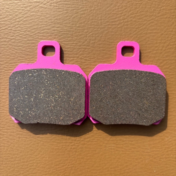 小螃蟹刹车片电动车卡钳碟刹片刹车块