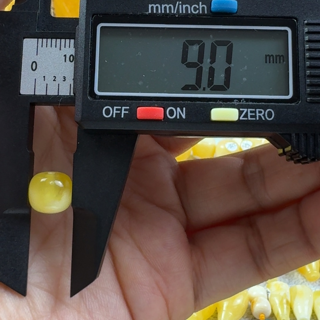 蜜蜡未镶嵌裸石15杂