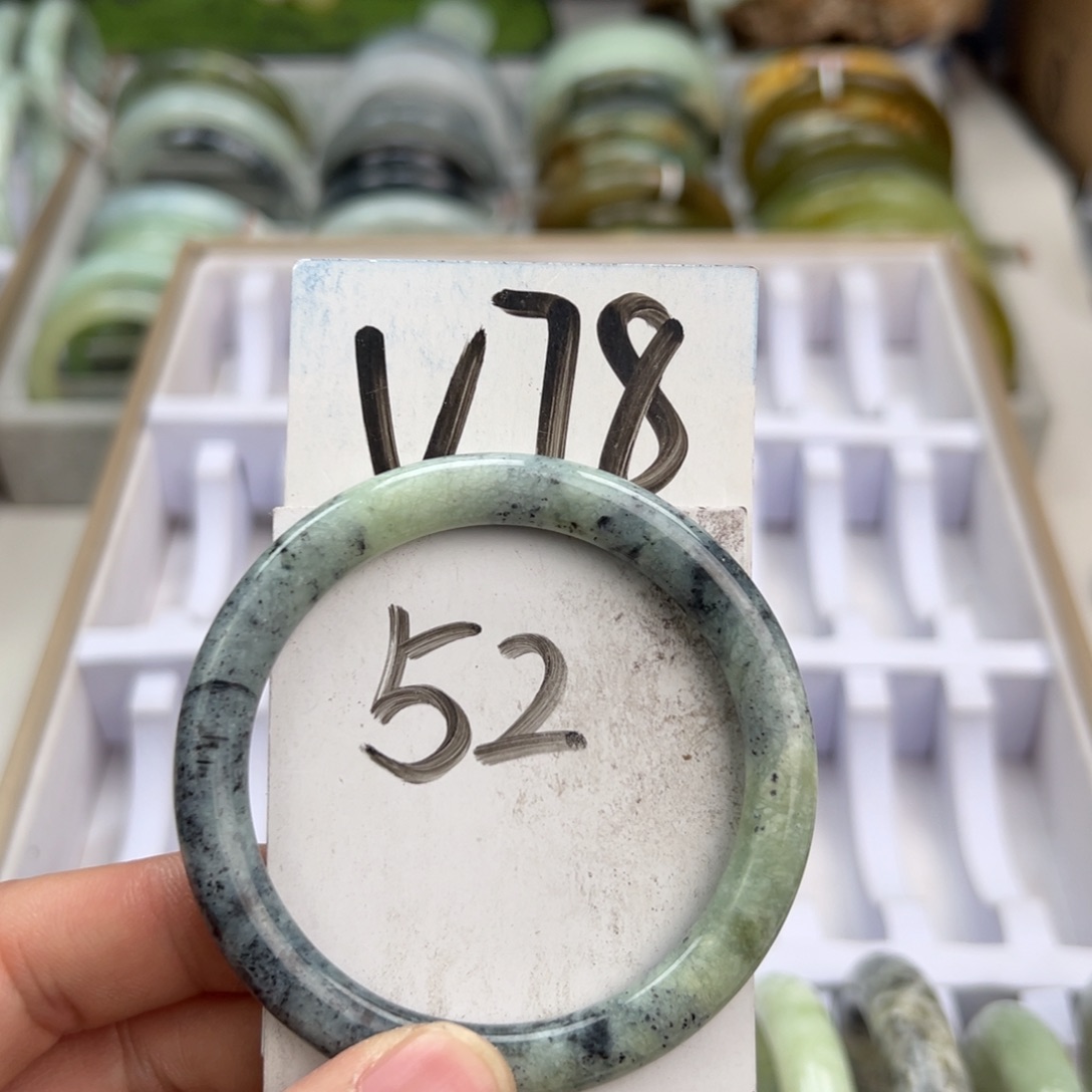 岫玉手镯未镶嵌天然岫玉微瑕