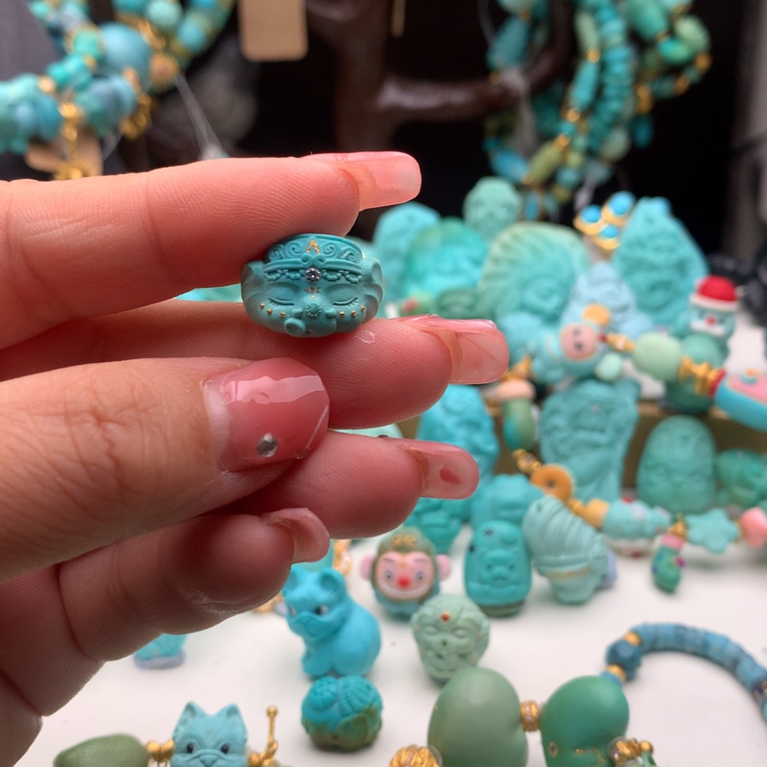 绿松石颈饰未镶嵌?****?