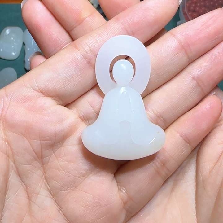 和田玉未镶嵌颈饰雄*赳