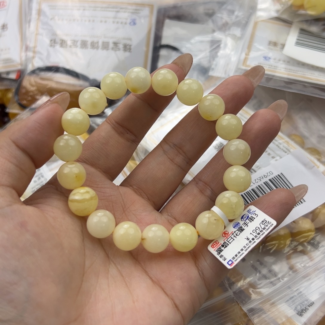 琥珀珠宝奇石未镶嵌