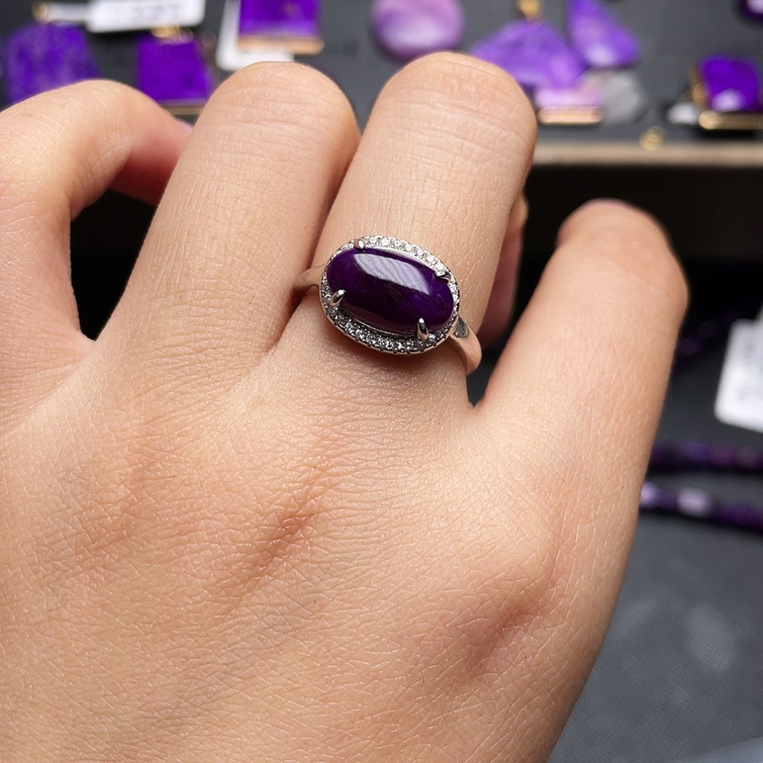 银S925镶嵌苏纪石（舒俱来）戒指