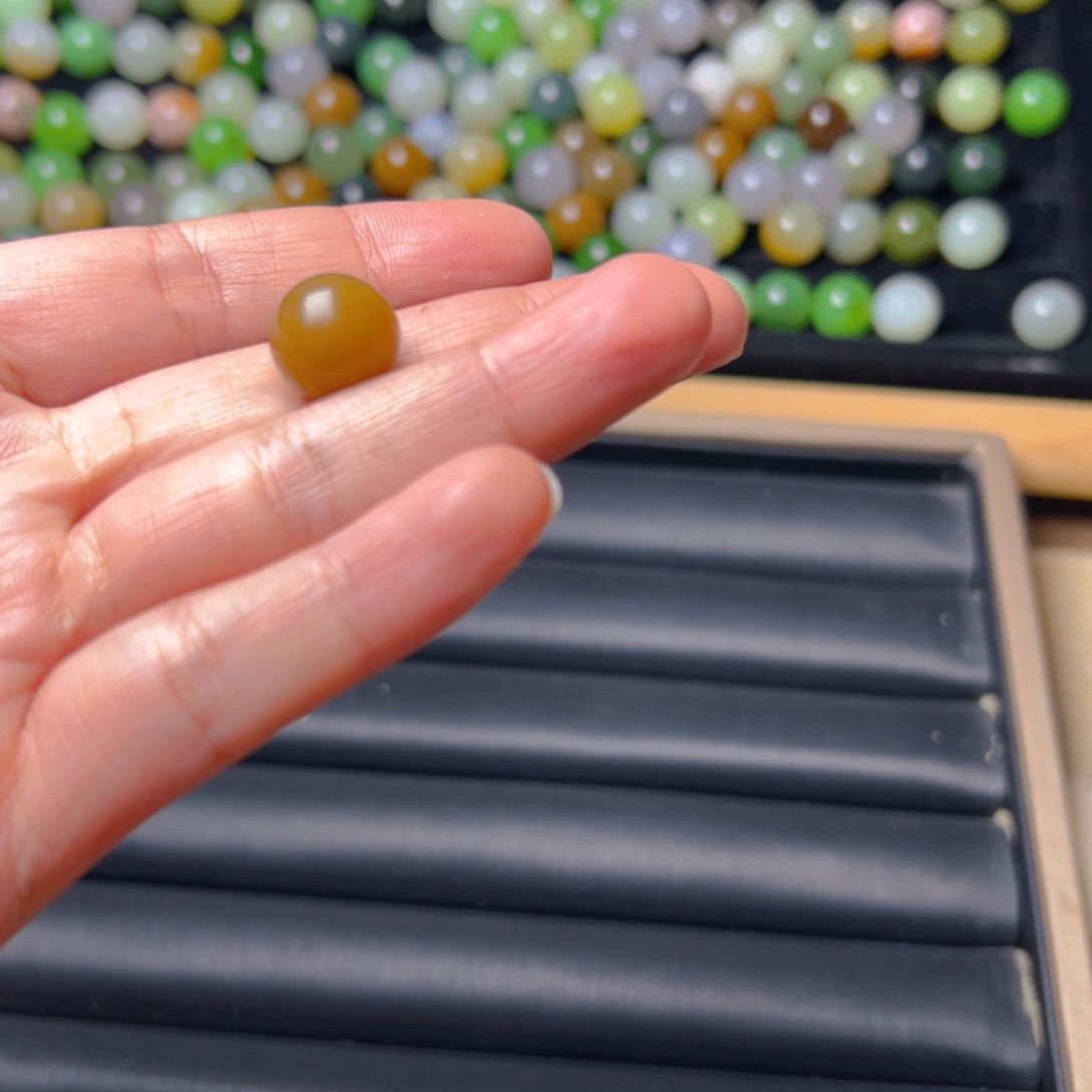 和田玉未镶嵌车挂