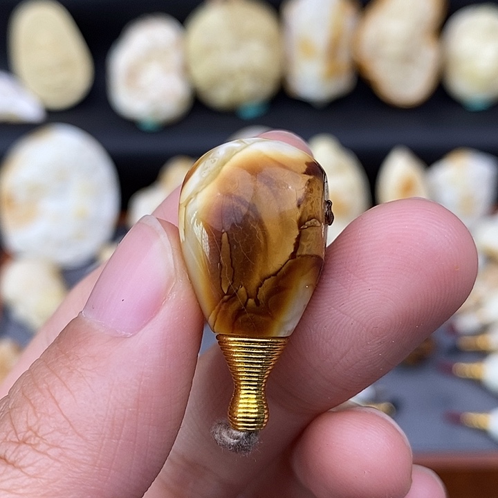 未镶嵌琥珀裸石15三通 x46