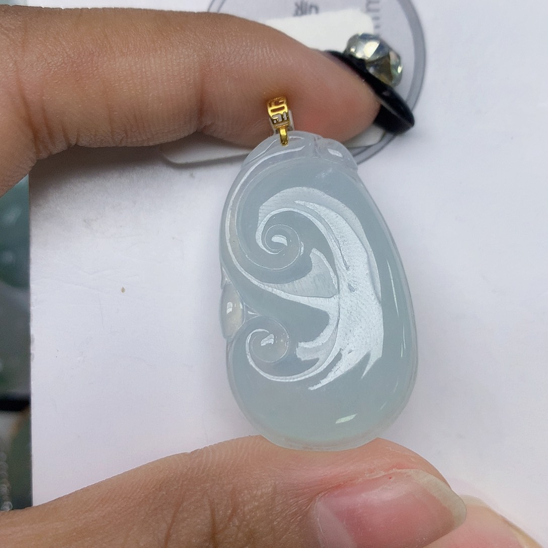 颈饰18K金镶嵌翡翠天然翡翠