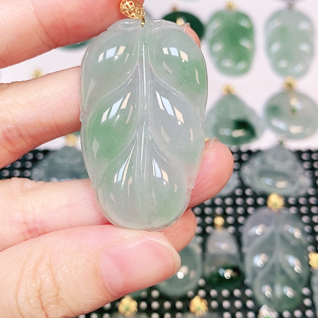翡翠18K金镶嵌项链