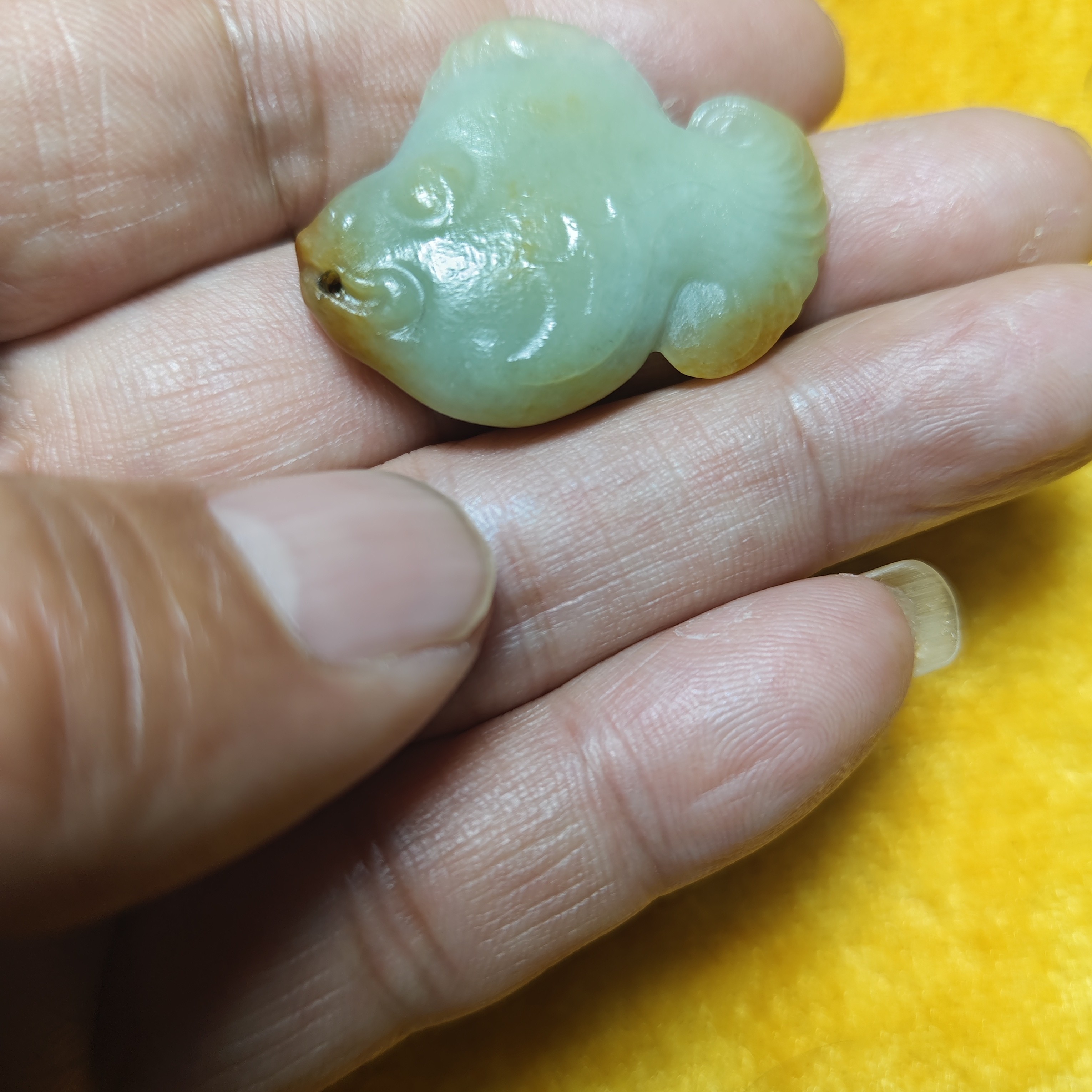 和田青花，青花鱼，雕工精湛，包浆厚重