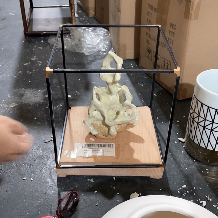 陶瓷花瓶，仿真绿植。