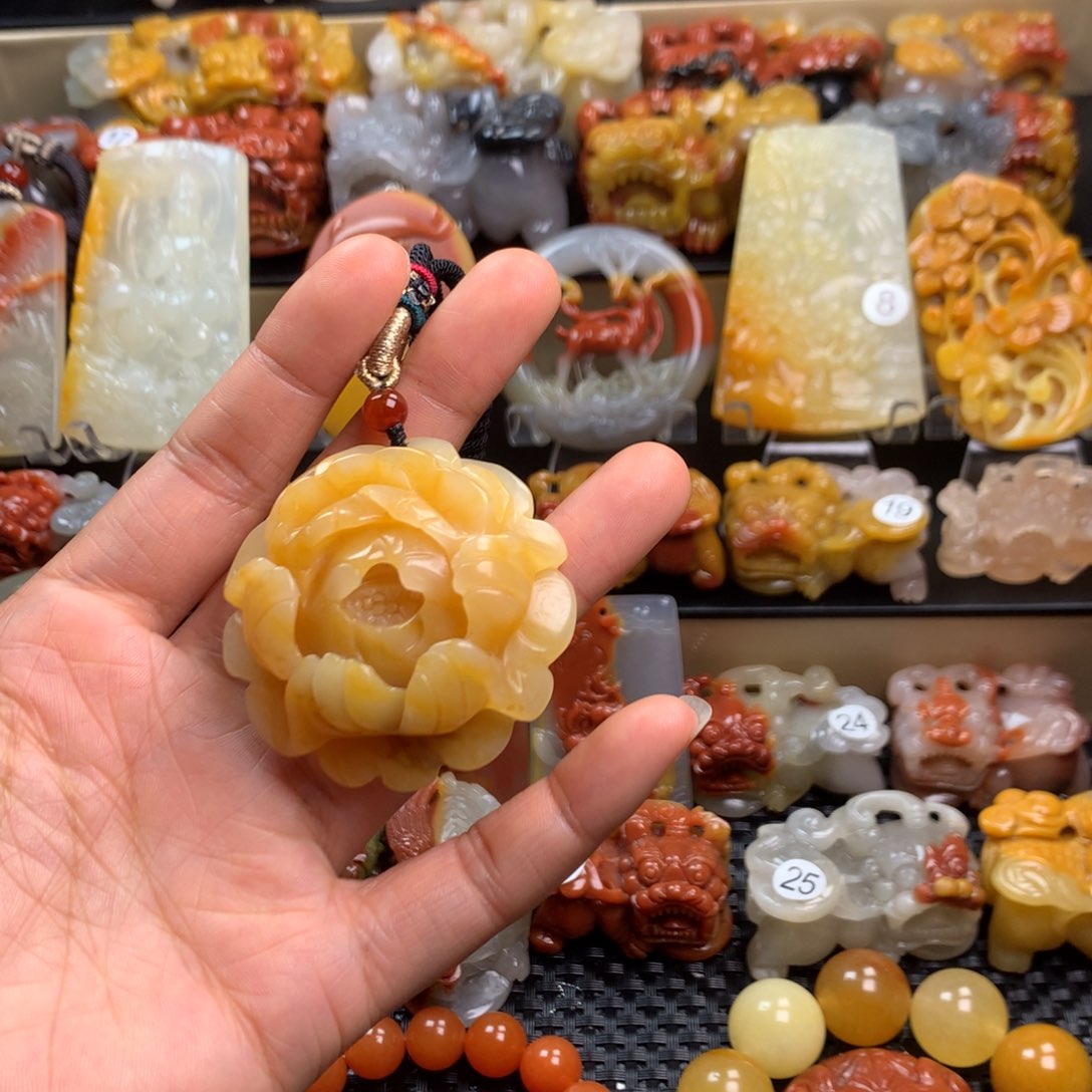 石英质玉（黄龙玉）挂件未镶嵌