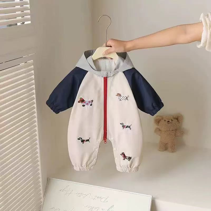 新款秋季衣服冲锋衣婴幼儿婴儿男女爬服连体衣宝宝外出服哈衣爬服