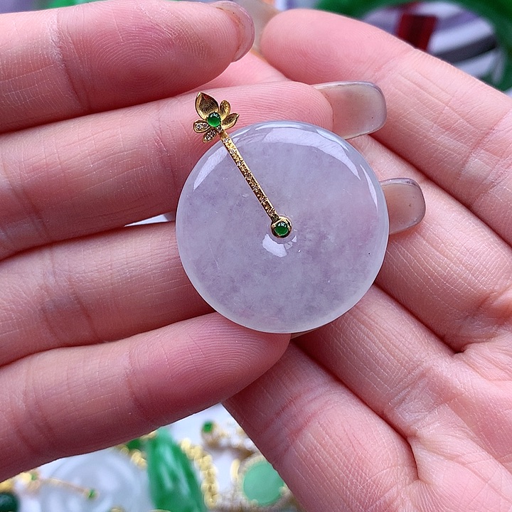 翡翠颈饰18K金镶嵌翡翠