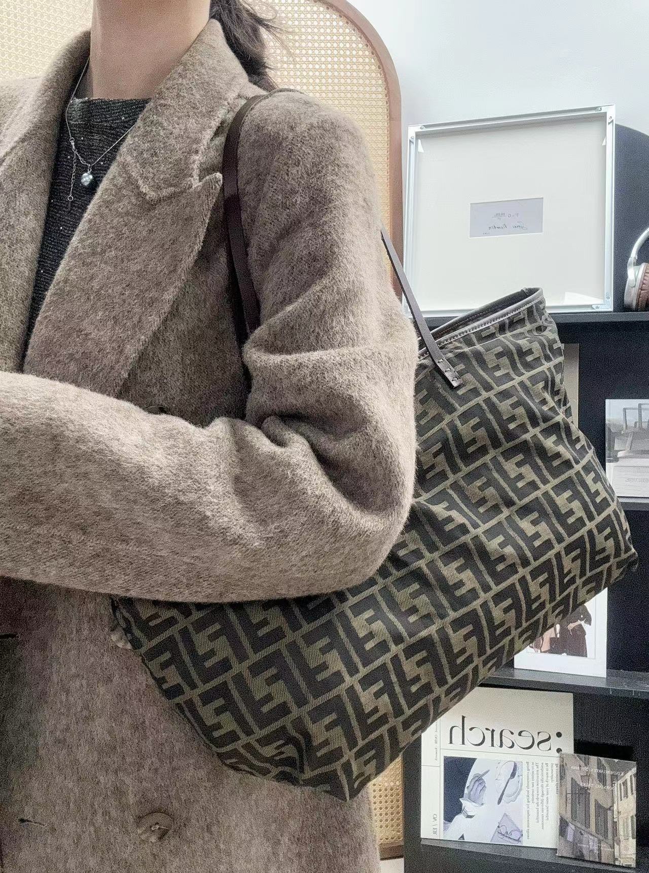 95新 FENDI/芬迪 老花托特包单肩包/秋境中古 09601