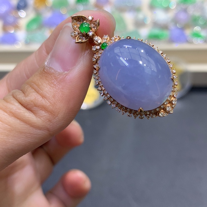 翡翠颈饰18K金镶嵌翡翠