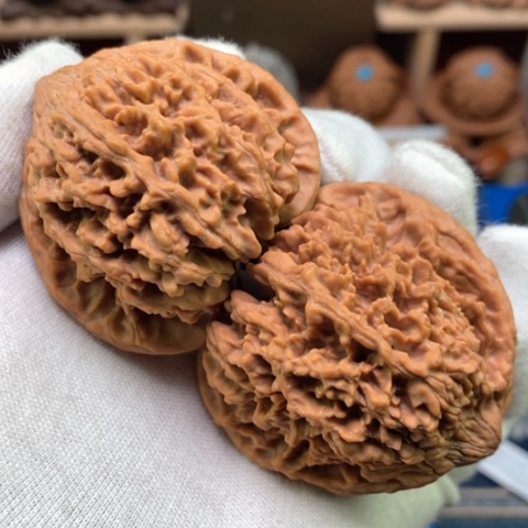 文玩核桃吊坠悟*人47全品货头山地红皮57克原桩百花山满天星