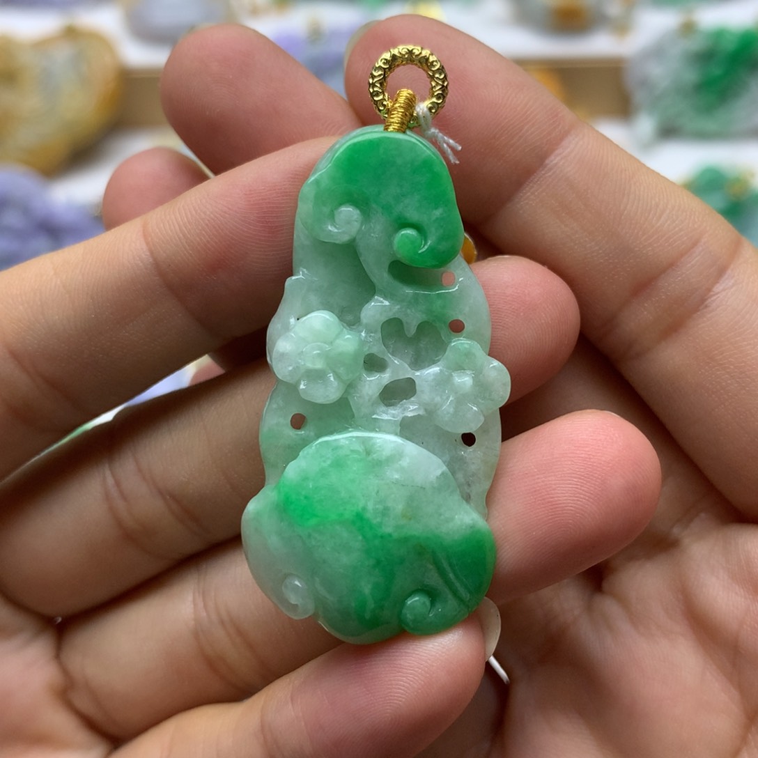 翡翠未镶嵌颈饰翡翠