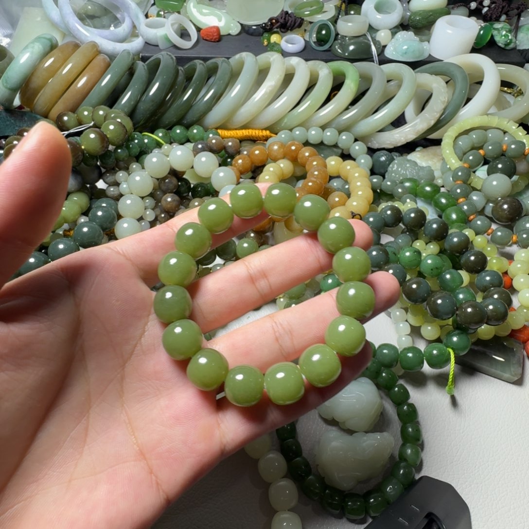 和田玉未镶嵌手串