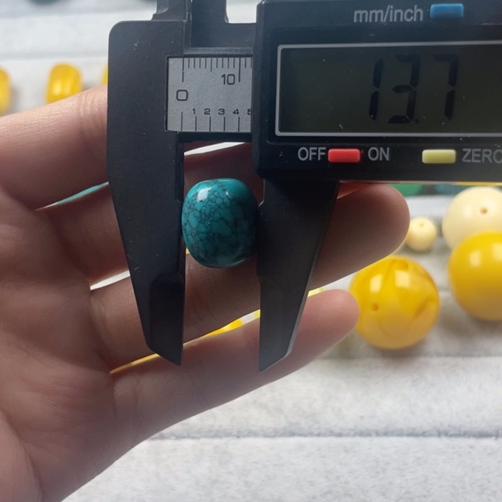 水晶优化松石桶珠13*15mm尺寸单颗未镶嵌乌兰花款