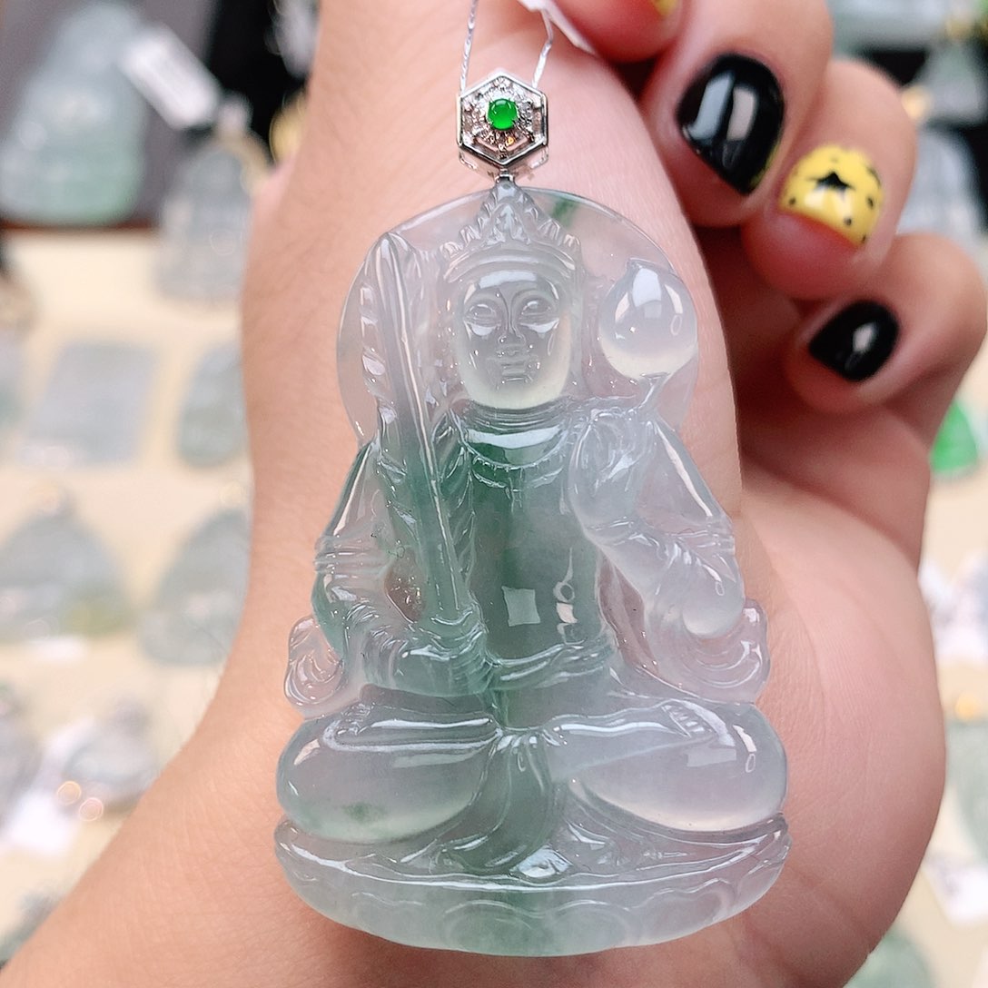 翡翠18K金镶嵌颈饰观音