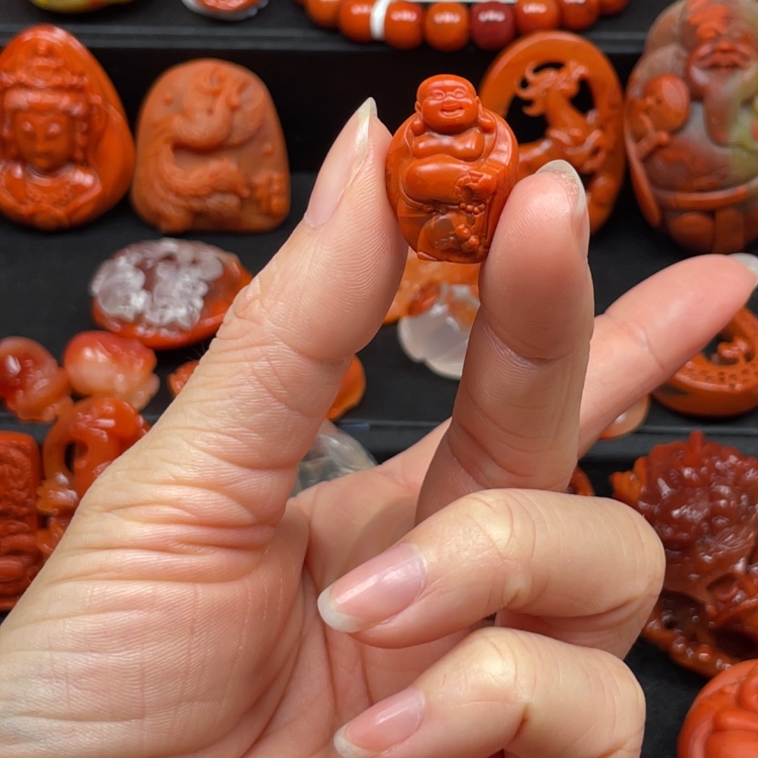 南红玛瑙未镶嵌牛血红火焰佛