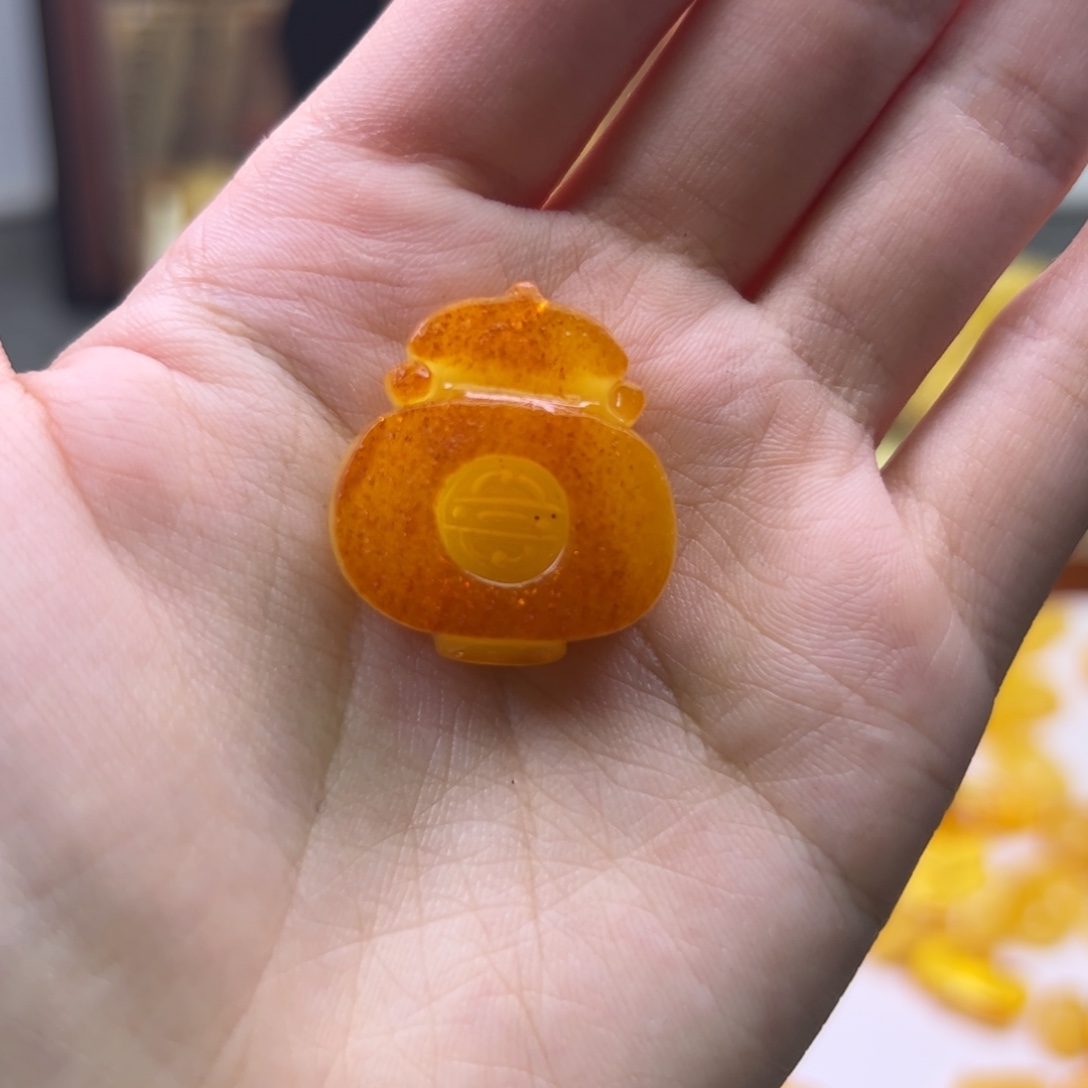 琥珀未镶嵌珠宝奇石